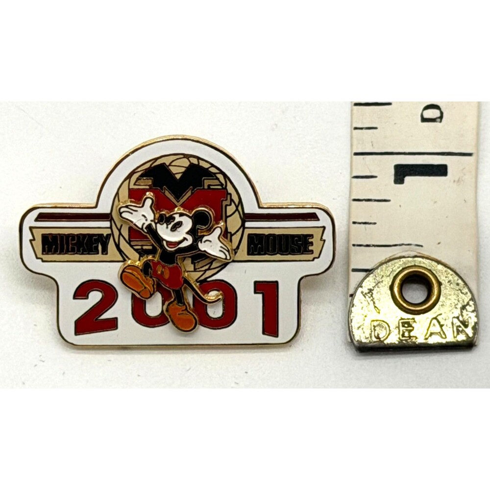 WALT DISNEY WORLD 2001 MICKEY MOUSE PIN Trading Vintage Globe Authentic